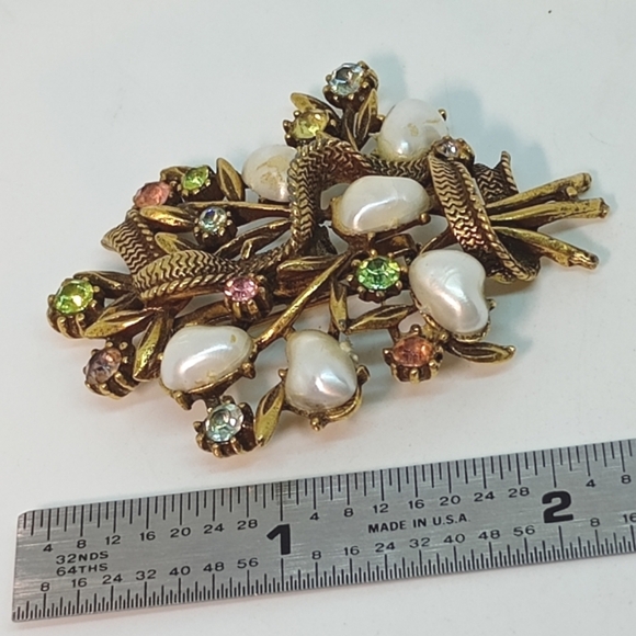 * Vintage Coro Baby Tooth Faux Pearls Flower Bouquet Pin Brooch - Picture 2 of 6